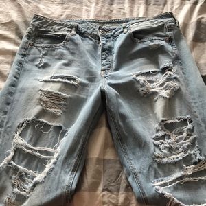 AE Tom girl ripped jeans